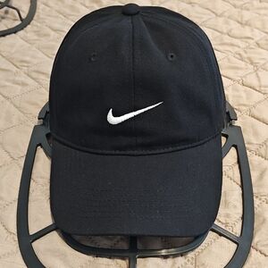 Nike Golf B&W Logo Cap Buckle/Strap Fitment